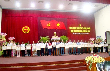 Trách nhiệm cộng đồng, vững bước đi lên ảnh 2 Trách nhiệm cộng đồng, vững bước đi lên ảnh 2