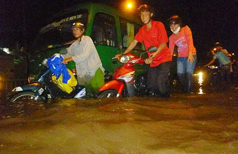 Ngập là do… mưa to, cống nhỏ (!?) ảnh 5