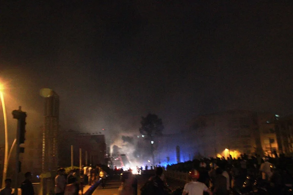 Một người thiệt mạng trong vụ cháy lớn hai quán Karaoke gần cầu Lê Văn Sĩ ảnh 14