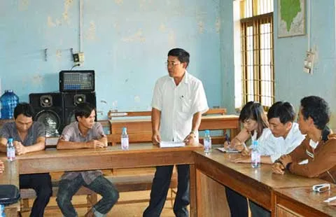 Cán bộ dùng bằng giả được vận động đi học, bố trí công tác khác ảnh 1 Cán bộ dùng bằng giả được vận động đi học, bố trí công tác khác ảnh 1