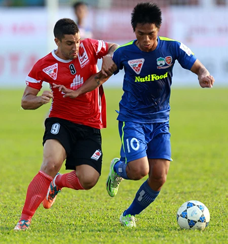 Thuê ngoại binh: May nhờ rủi chịu ảnh 1