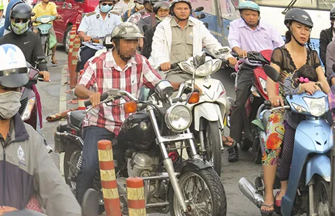 Ý thức giao thông quá kém! ảnh 4 Ý thức giao thông quá kém! ảnh 4