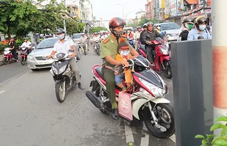 Ý thức giao thông quá kém! ảnh 2 Ý thức giao thông quá kém! ảnh 2