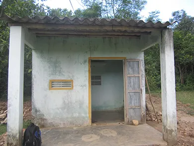 Cả xóm cưu mang một người điên ảnh 2