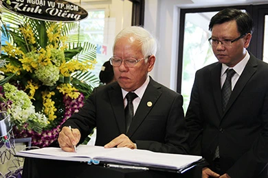 Vụ tấn công khủng bố ở Pháp: Nhận dạng năm tên khủng bố ảnh 2