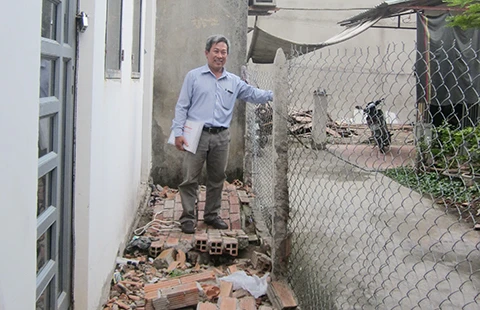 Dựng hàng rào ngăn lối đi của người khác ảnh 1