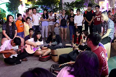 Ban nhạc Tây và ta ở công viên 23-9 ảnh 2