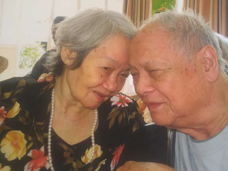 Cha mẹ già xin con vào ở viện dưỡng lão ảnh 2