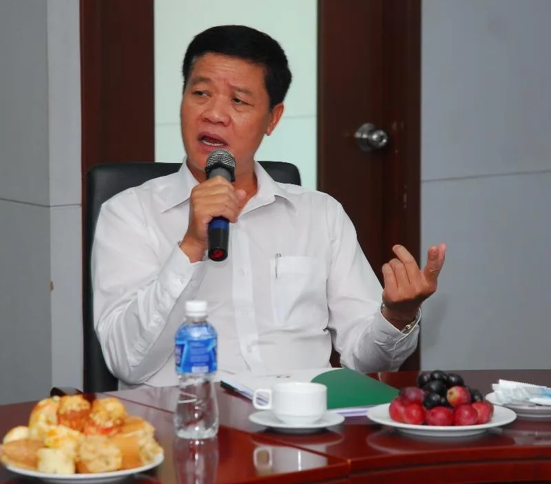 “Cuộc chiến” giữa taxi truyền thống với Uber, Grab ảnh 1