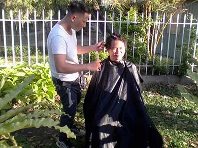 Từ Biên Hòa, anh Tân lên Sài Gòn hớt tóc miễn phí ảnh 2 Từ Biên Hòa, anh Tân lên Sài Gòn hớt tóc miễn phí ảnh 2