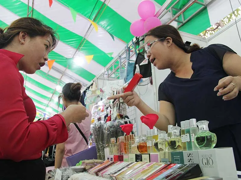 Đánh thuế nặng người vay tiền nhiều ảnh 2 Đánh thuế nặng người vay tiền nhiều ảnh 2