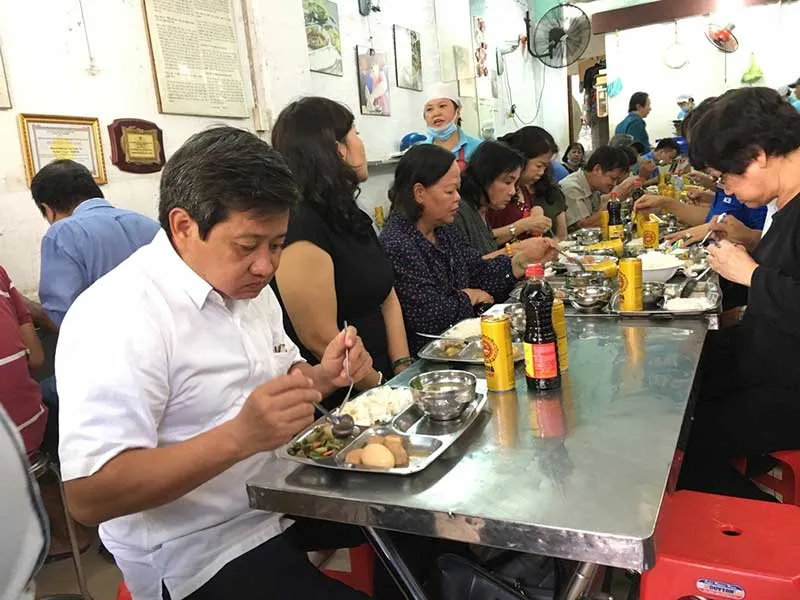 Ông Trương Tấn Sang ở quán cơm Nụ Cười ảnh 2 Ông Trương Tấn Sang ở quán cơm Nụ Cười ảnh 2