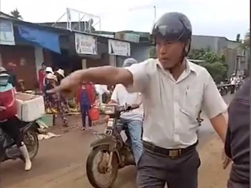 Phải xử nghiêm trưởng công an đá văng thau cá! ảnh 4