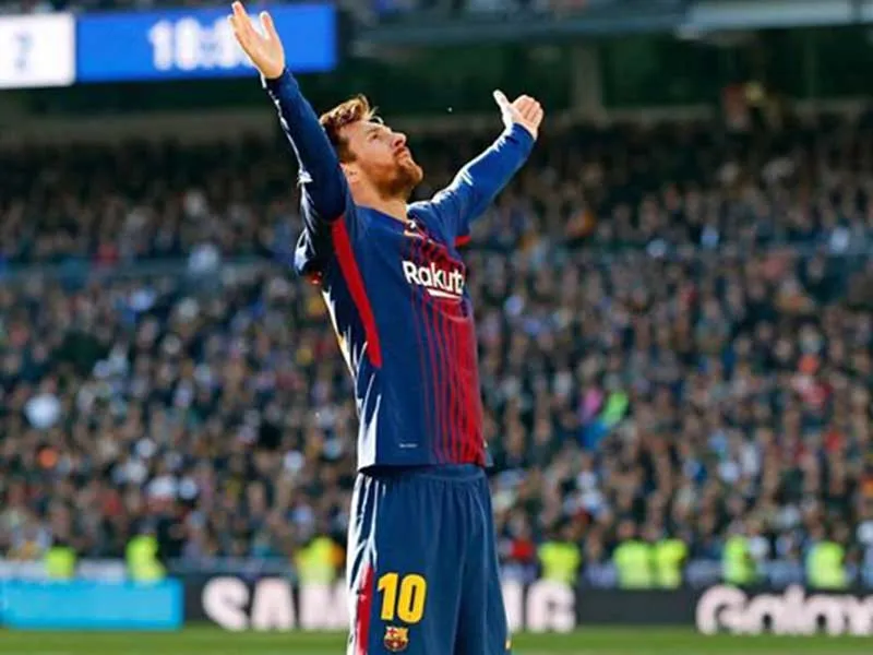 ‘Man xanh’ đội mũ đỏ lãnh quà Noel ảnh 2