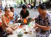 Tin vui cho người bệnh ung thư ảnh 2 Bệnh nhân ung thư tại TP.HCM tăng 10% mỗi năm