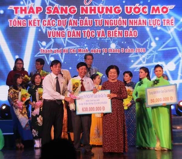 20 năm thắp sáng ước mơ vùng núi và hải đảo ảnh 2