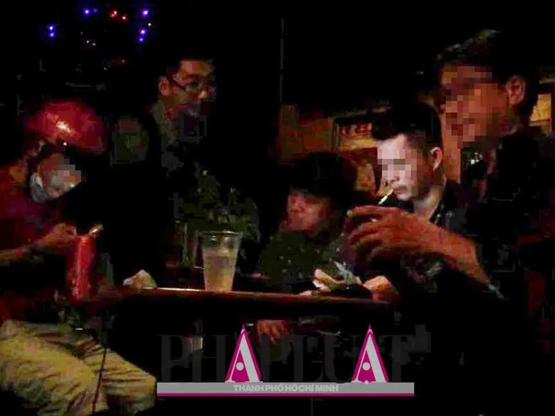 Điều tra: Quán cà phê có khu VIP phục vụ các con bạc ảnh 5