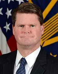 Ông chủ Lầu Năm Góc đến Việt Nam với thông điệp biển Đông? ảnh 2