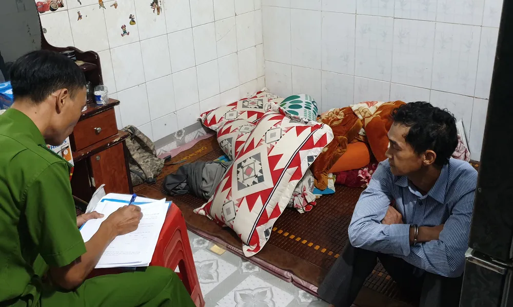 Điều tra: Cận cảnh nhóm móc túi Suối Tiên tẩu tán, bán đồ gian ảnh 5 Điều tra: Cận cảnh nhóm móc túi Suối Tiên tẩu tán, bán đồ gian ảnh 5