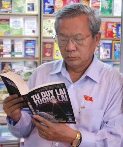 Thí sinh thở phào trong ngày thi THPT đầu tiên ảnh 2 Thí sinh thở phào trong ngày thi THPT đầu tiên ảnh 2