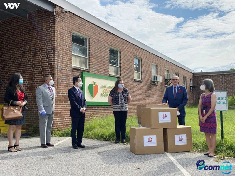 Sếp công ty du lịch: ‘Chúng tôi bán cả dưa hấu’ ảnh 3