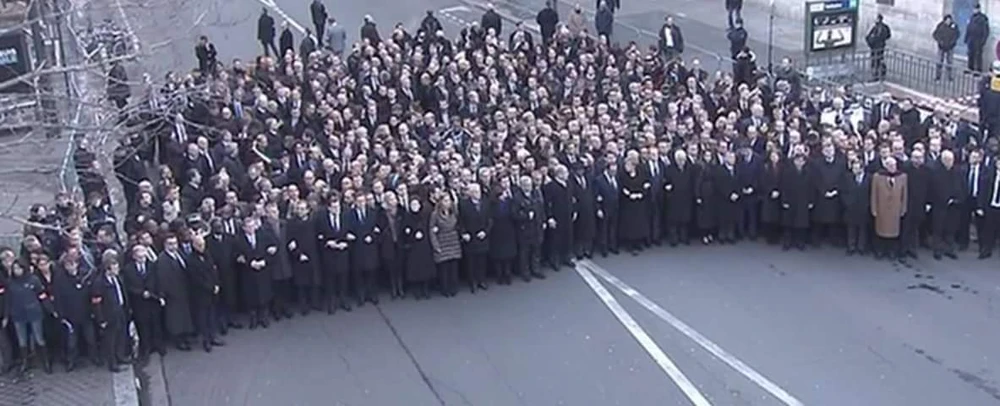 Tuần hành hậu 'thảm sát Charlie Hebdo': Rầm rộ như giải phóng Paris ảnh 13