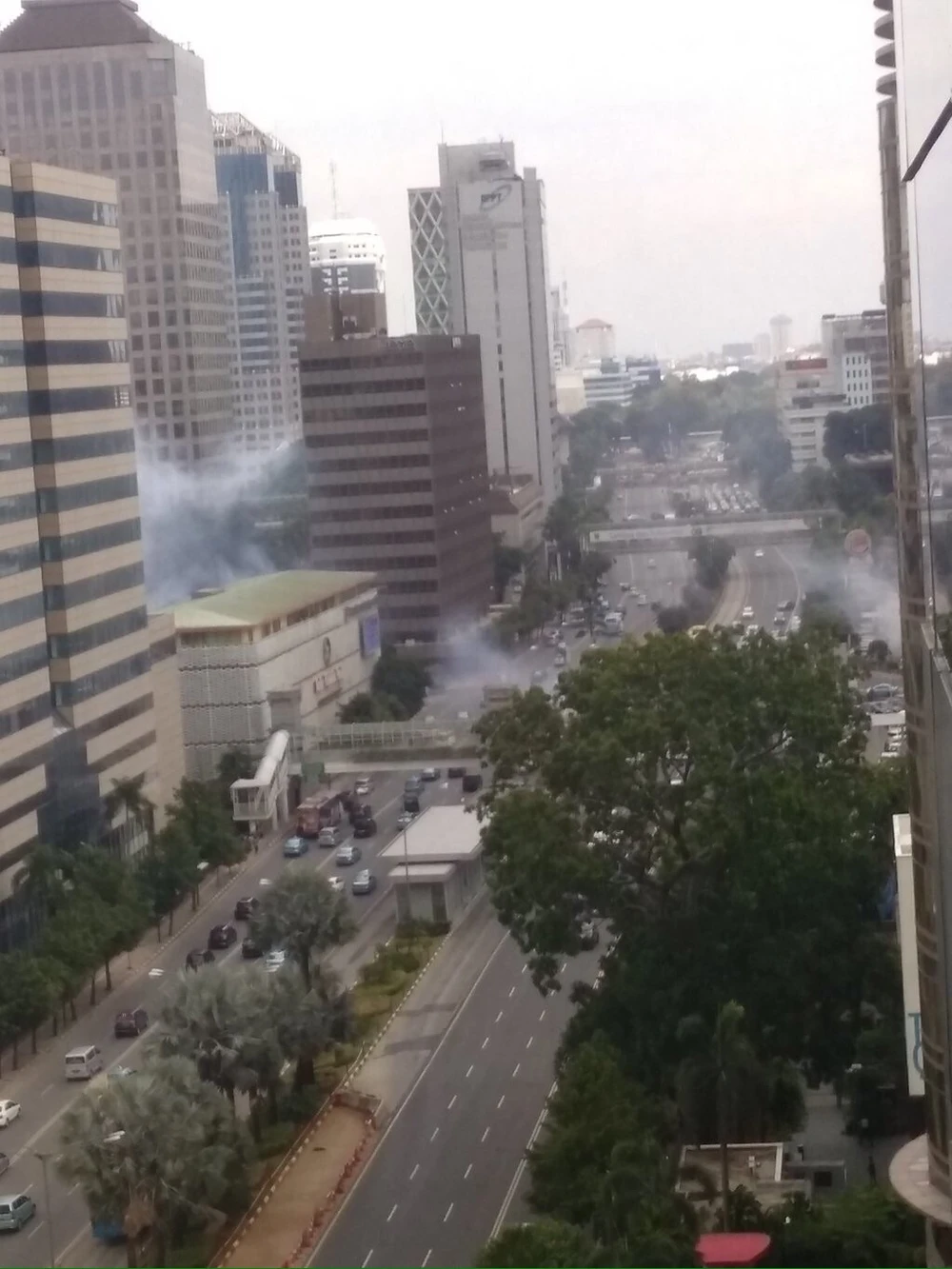 Cuộc tấn công khủng bố tại Indonesia đã kết thúc ảnh 13