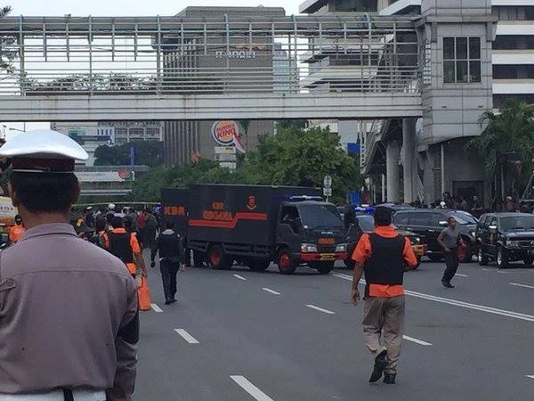 Cuộc tấn công khủng bố tại Indonesia đã kết thúc ảnh 7