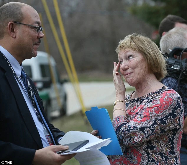 Cụ bà nhận bằng tốt nghiệp 74 năm sau khi bị đuổi học ảnh 3