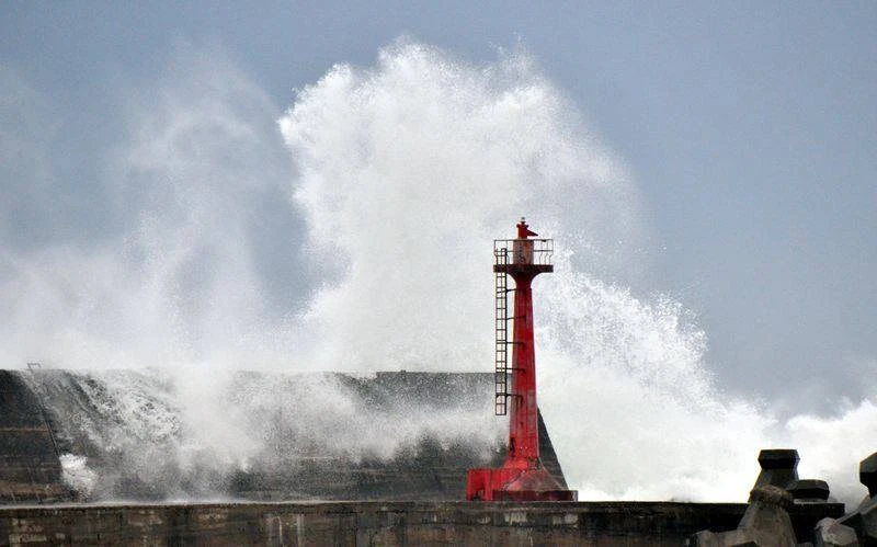 Đài Loan tan hoang vì siêu bão - quái thú 'Nepartak' ảnh 7