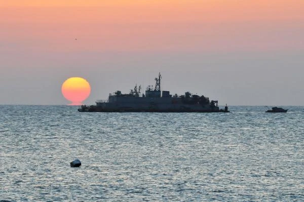 Phát hiện tàu ngầm Triều Tiên sát vùng biển Hàn Quốc ảnh 1