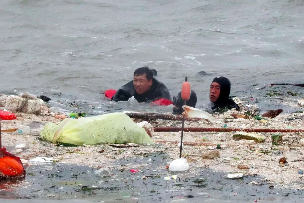 Hình ảnh miền nam Hàn Quốc tan hoang sau siêu bão Chaba