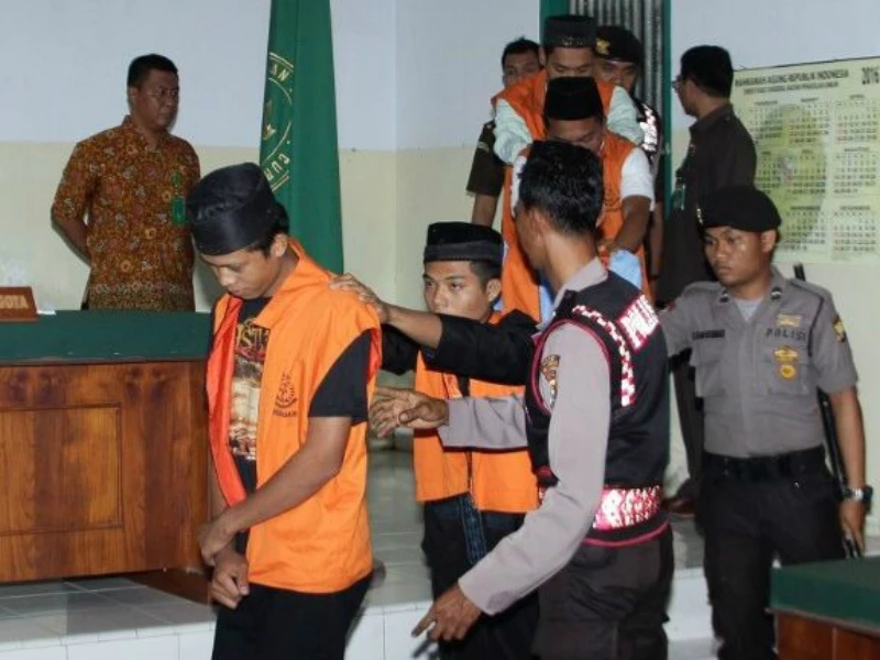 Indonesia chính thức cho ‘thiến’ kẻ hiếp dâm trẻ em