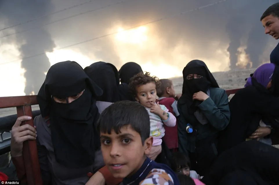 Mosul bị bao vây, tướng lĩnh IS đưa vợ con bỏ trốn