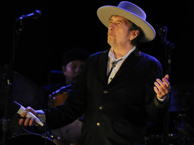 Viện sĩ Thụy Điển nổi đóa chỉ trích Bob Dylan kiêu ngạo