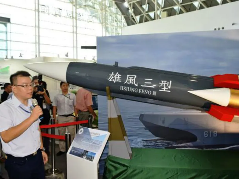 Đài Loan chi 15 tỉ USD tự đóng tàu ngầm, chiến hạm