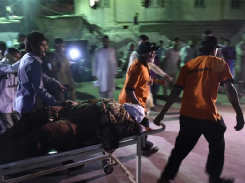 IS đánh bom đền thờ Pakistan, ít nhất 52 người chết