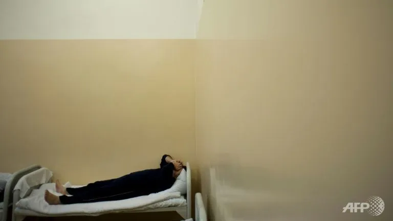 Uống rượu rởm giá rẻ, 41 người chết tại Nga ảnh 2 Uống rượu rởm giá rẻ, 41 người chết tại Nga ảnh 2