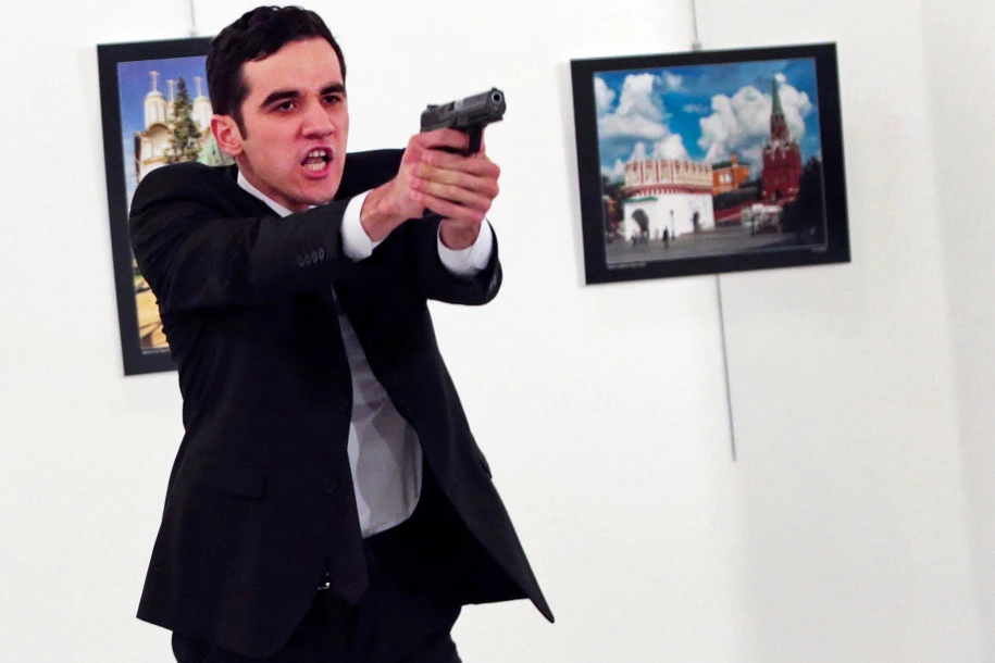 Hung thủ ám sát đại sứ Nga là do người tình giật dây? ảnh 1