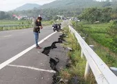 Đường dẫn cầu vượt cao tốc Đà Nẵng-Quảng Ngãi nứt toác