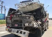Say rượu cầm dao đến nhà hàng xóm đâm 2 phụ nữ ảnh 1 Bình Dương: Tài xế mắc kẹt, kêu cứu trong cabin