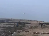 12 ngư dân gặp nạn trên biển Cù Lao Chàm ảnh 3 Trực thăng cứu 9 người trên chiếc tàu chìm tại Quảng Trị