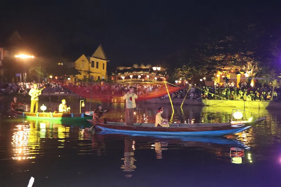 Lung linh Hội đèn lồng, Hội An như chưa bao giờ có dịch ảnh 8