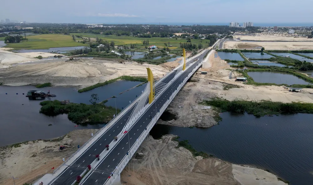 Cầu ông Điền có tổng vốn đầu tư 315 tỉ. Ảnh: TN