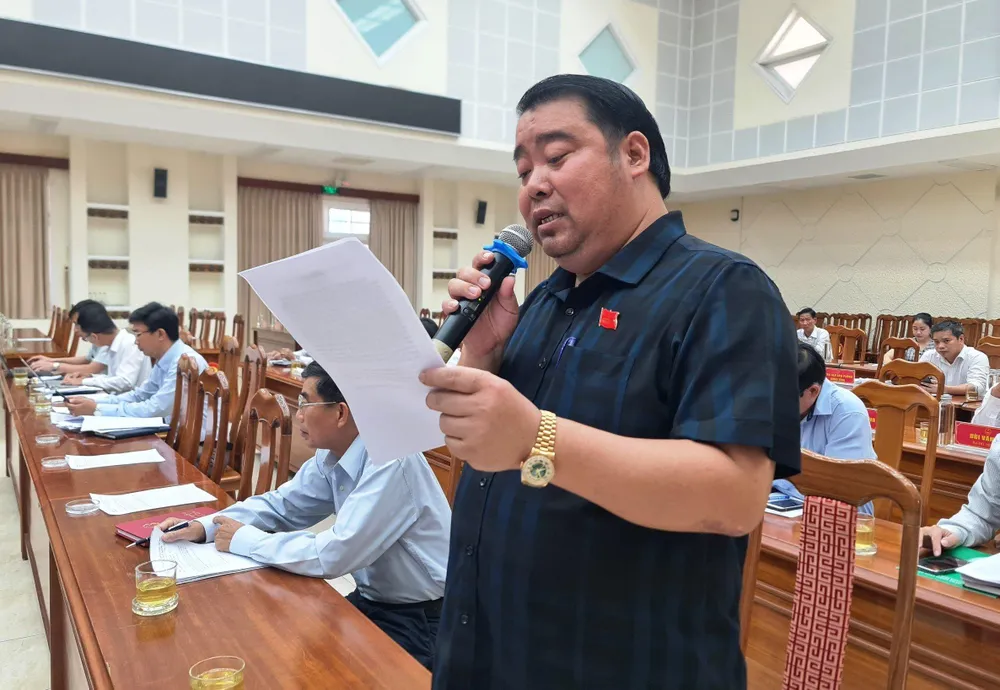 Đại biểu Nguyễn Viết Dũng đề nghị cần có giải pháp hỗ trợ doanh nghiệp trong công tác GPMB, không để doanh nghiệp &apos;tự bơi&apos;. Ảnh: TN