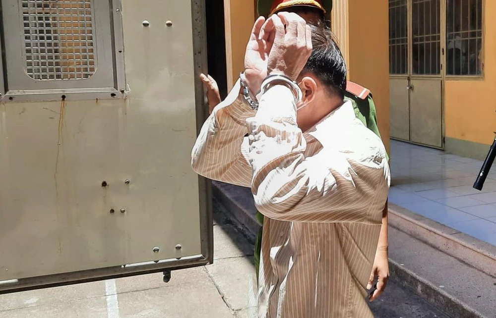 Bị cáo Nguyễn Văn Việt bị tuyên phạt 13 năm tù. Ảnh: LV