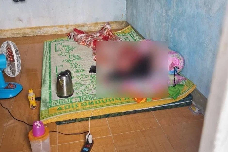 Công an phát hiện một người tử vong trong phòng trọ. Ảnh: CA