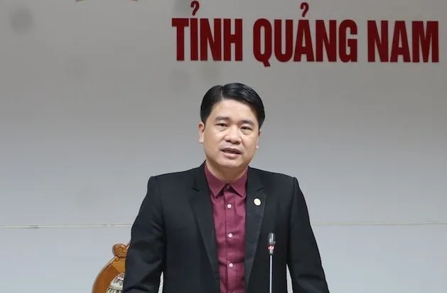 Ông Trần Văn Tân chủ trì một cuộc họp tại trụ sở UBND tỉnh Quảng Nam. Ảnh: TN Ông Trần Văn Tân chủ trì một cuộc họp tại trụ sở UBND tỉnh Quảng Nam. Ảnh: TN