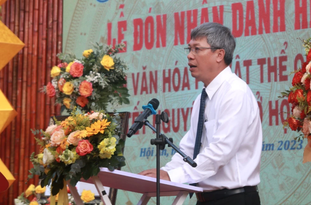 Phó Chủ tịch UBND tỉnh Quảng Nam Hồ Quang Bửu phát biểu tại buổi lễ đón nhận danh hiệu Di sản văn hoá phi vật thể quốc gia tết Nguyên tiêu ở Hội An.