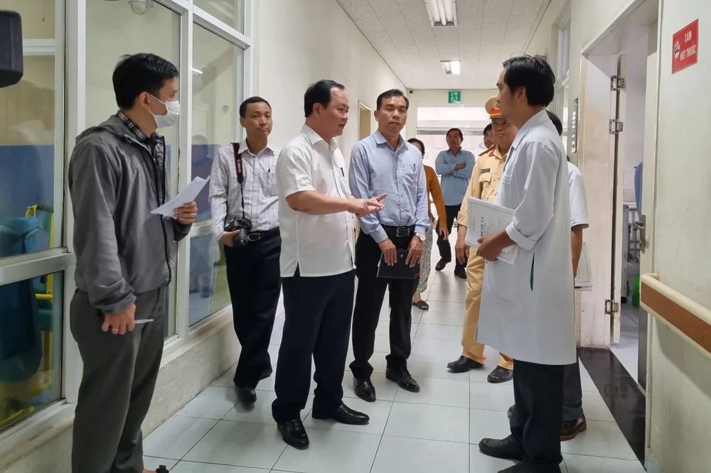 Quảng Nam: Tập trung cứu chữa nạn nhân vụ tai nạn 16 người thương vong ảnh 1 Quảng Nam: Tập trung cứu chữa nạn nhân vụ tai nạn 16 người thương vong ảnh 1